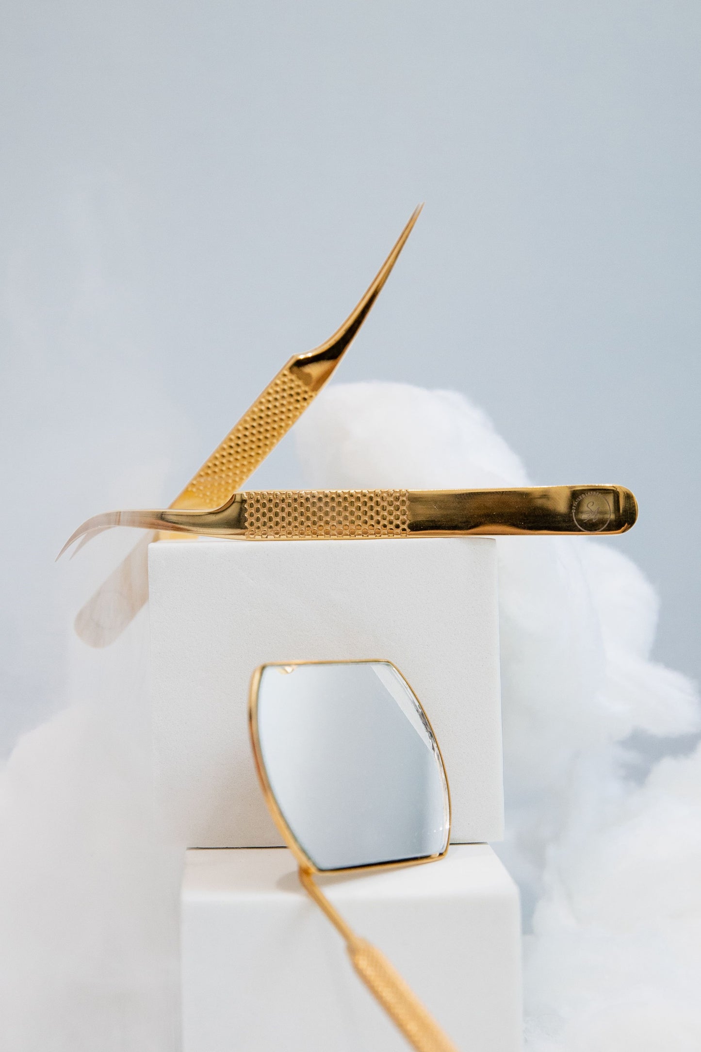 Gold Curved tweezer